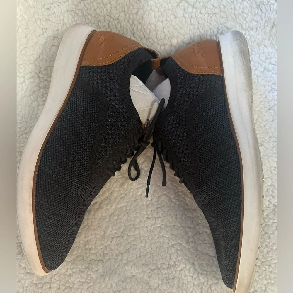 G.H. Bass & Co. Navy Knit Oxford Sneakers with Tan Accents Size 9.5